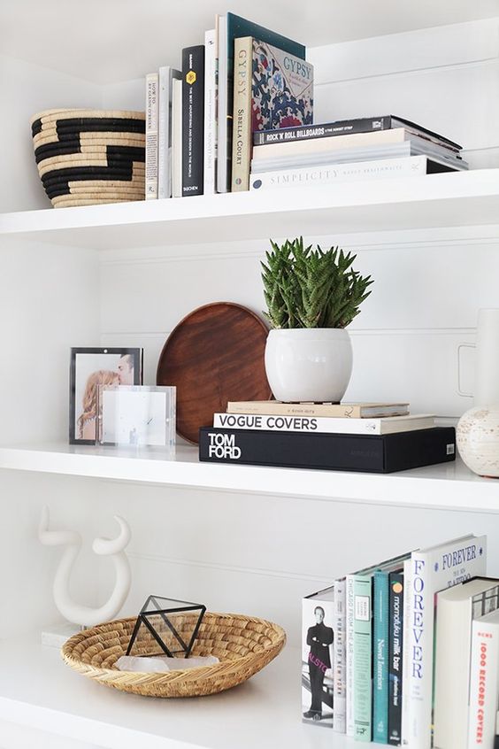 HOW TO: STYLE A BOOKSHELF