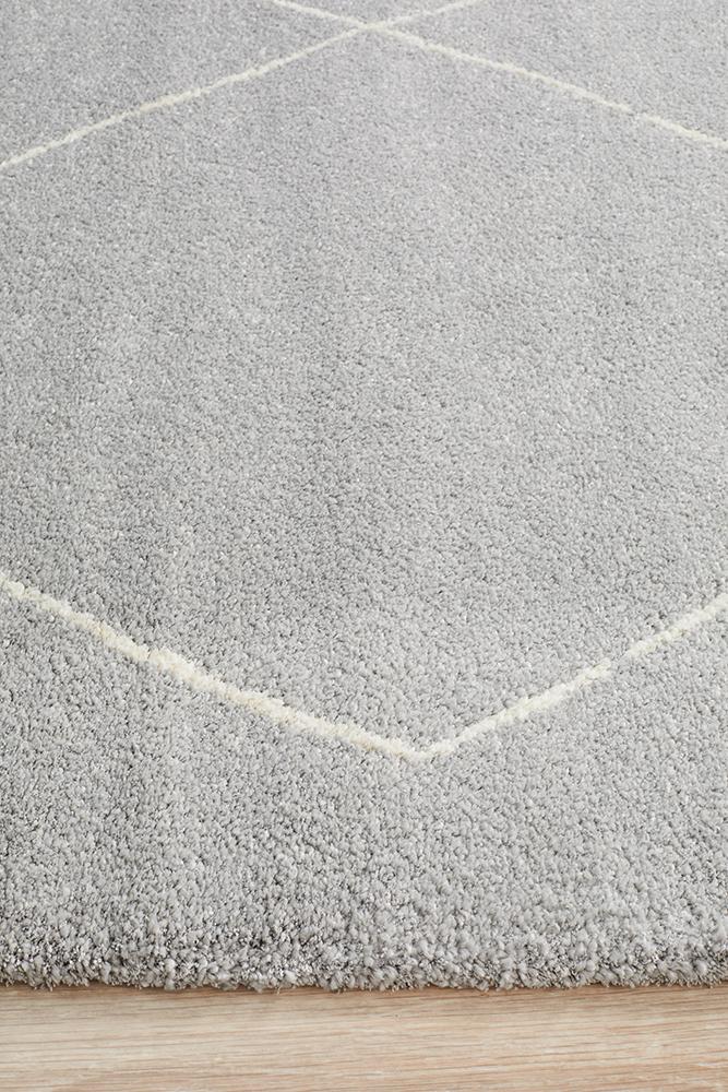 Aldrin Transitional Diamond Silver Rug - Coconapple_5