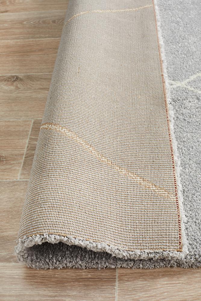 Aldrin Transitional Diamond Silver Rug - Coconapple_8